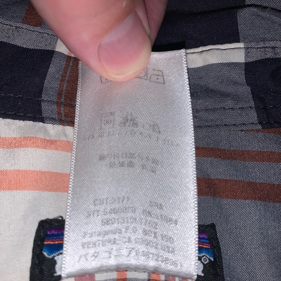 Patagonia Men’s Organic Cotton Plaid Button Up - Picture 7 of 8